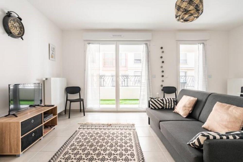 שסי Home-Like Apartment Near Disneyland מראה חיצוני תמונה