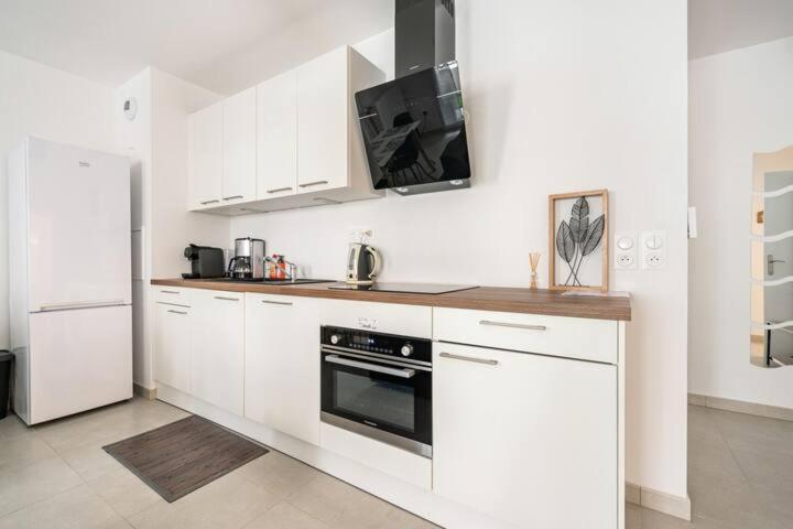 שסי Home-Like Apartment Near Disneyland מראה חיצוני תמונה