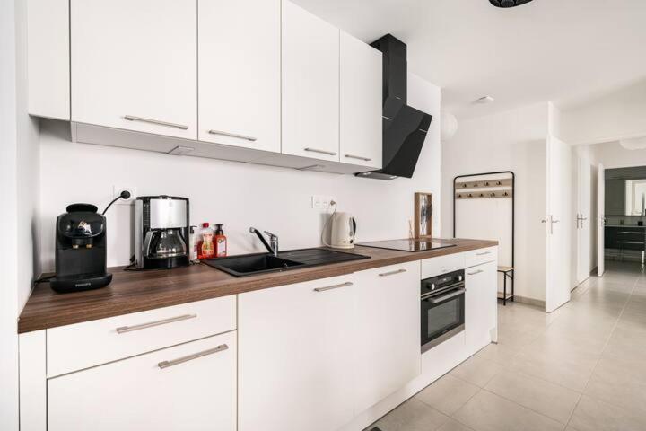 שסי Home-Like Apartment Near Disneyland מראה חיצוני תמונה