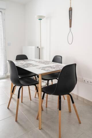 שסי Home-Like Apartment Near Disneyland מראה חיצוני תמונה