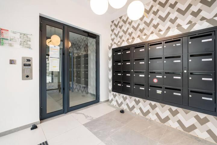 שסי Home-Like Apartment Near Disneyland מראה חיצוני תמונה