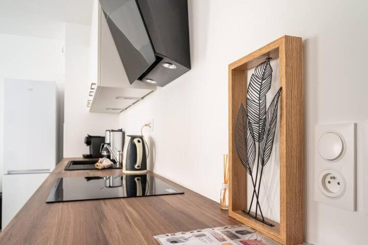 שסי Home-Like Apartment Near Disneyland מראה חיצוני תמונה