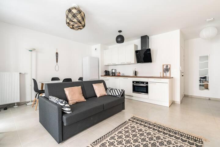 שסי Home-Like Apartment Near Disneyland מראה חיצוני תמונה